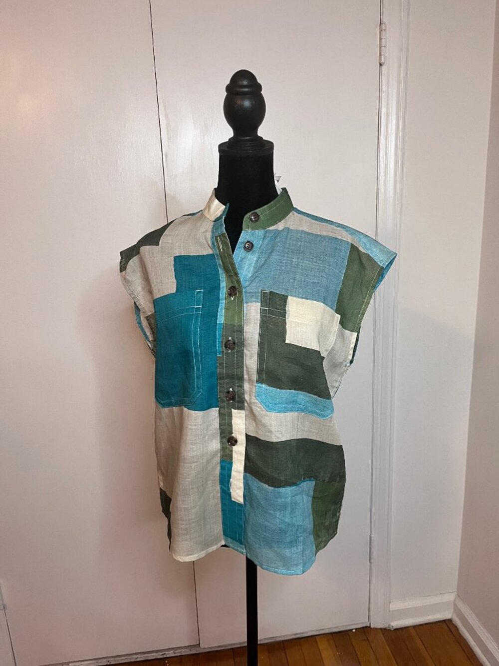 Banana Republic Patchwork Button-Front Sleeveless Top in Teal, Green & White